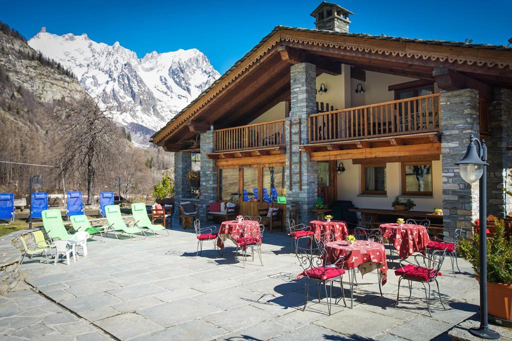 Hotel Lo Campagnar Courmayeur Exteriör bild